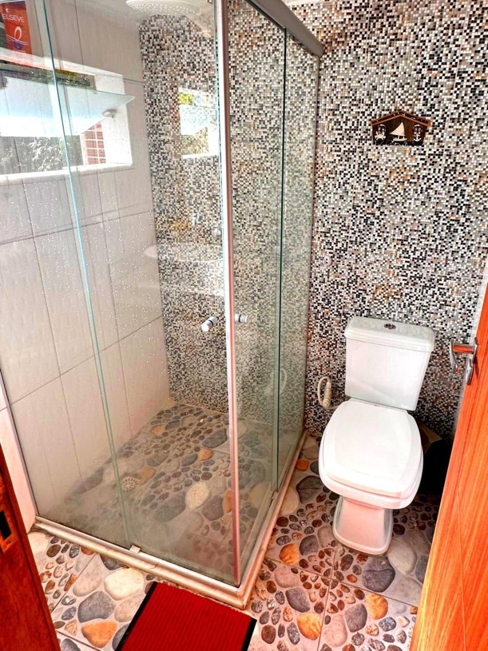 Apto 08 Min A Pe, Praia Taperapuan! Piscina! Estacionamento Gratis! *